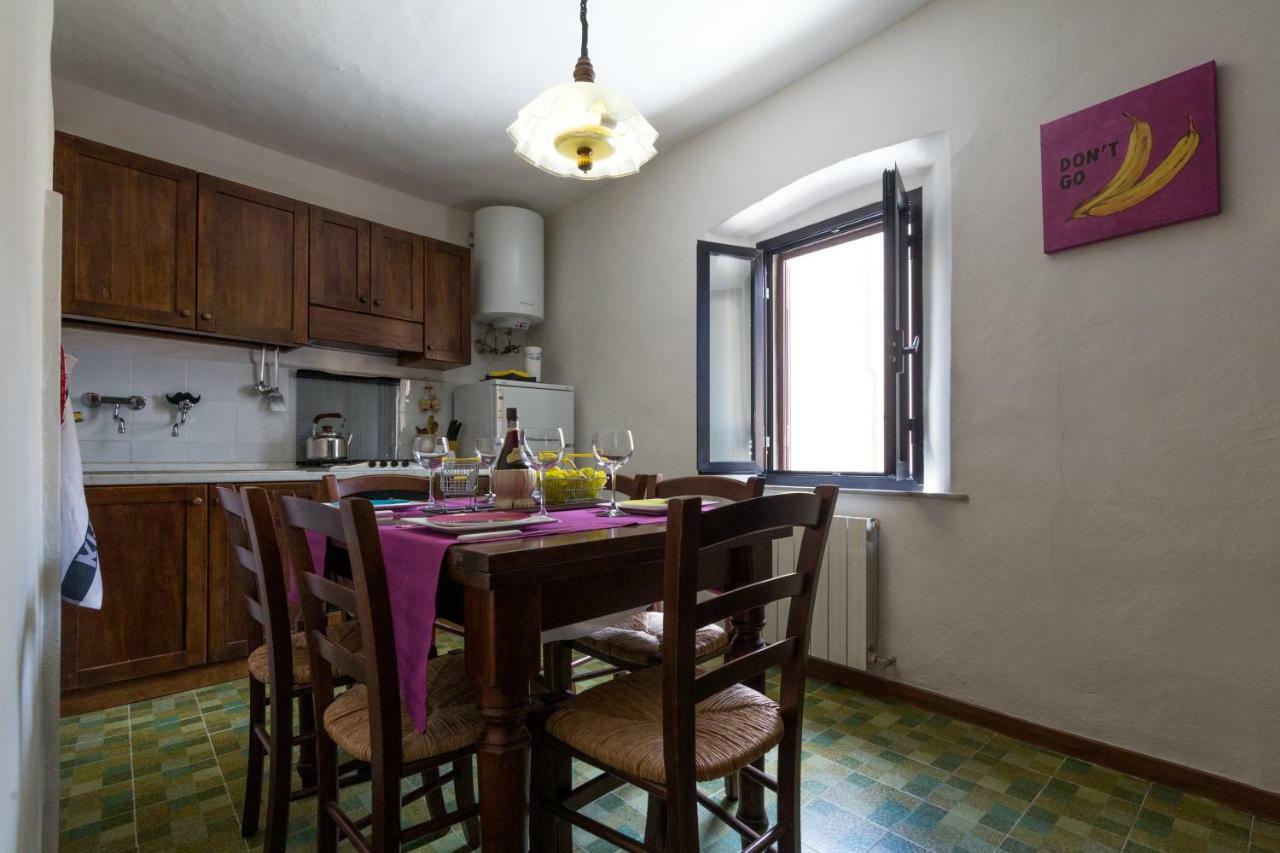 Art Rebus Tower In Tuscany Apartment Radda in Chianti Exterior photo